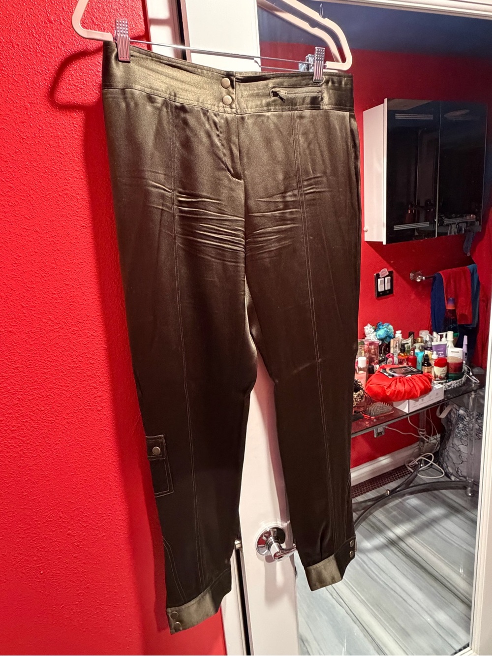 Express Women’s Cargo Pants in Olive Green - Slim Tapered